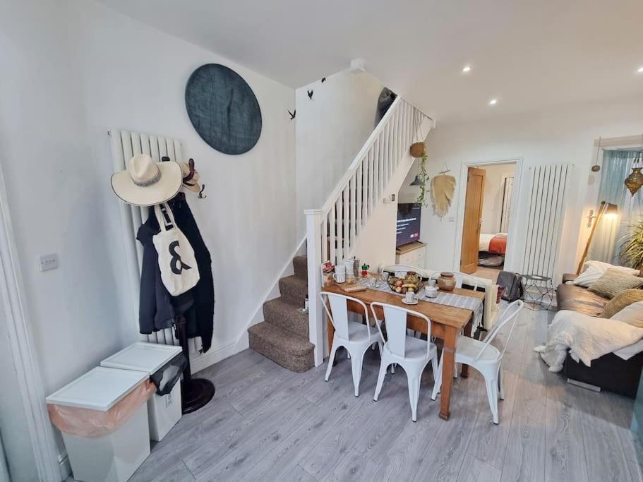 4bed 3bath 8min To Bridge * Londra